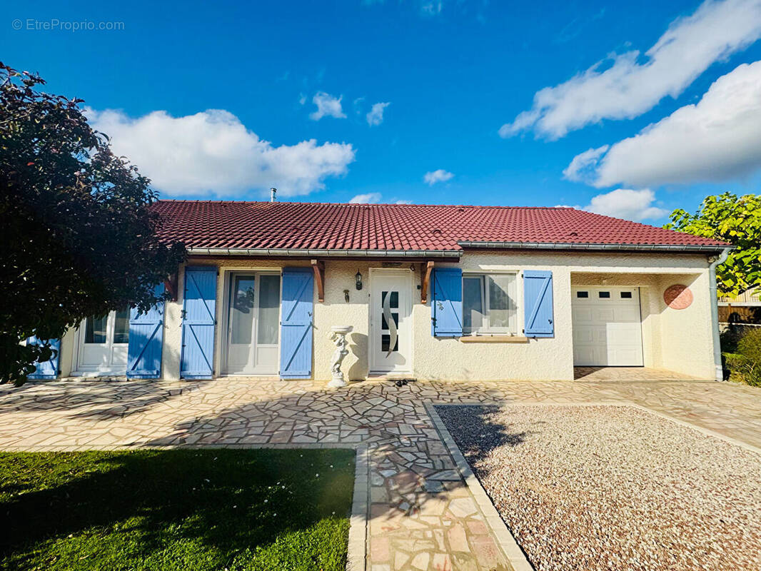 Maison à BELLEVILLE-SUR-MEUSE