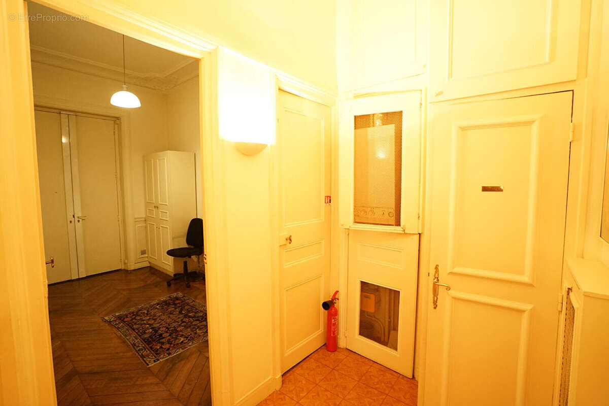 Appartement à PARIS-8E