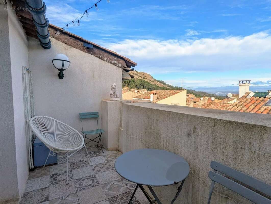 Appartement à LA GARDE-FREINET