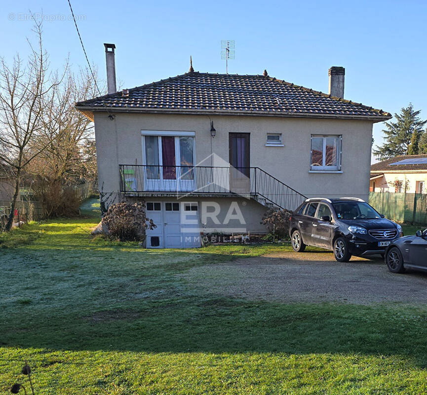 Maison à COUTRAS