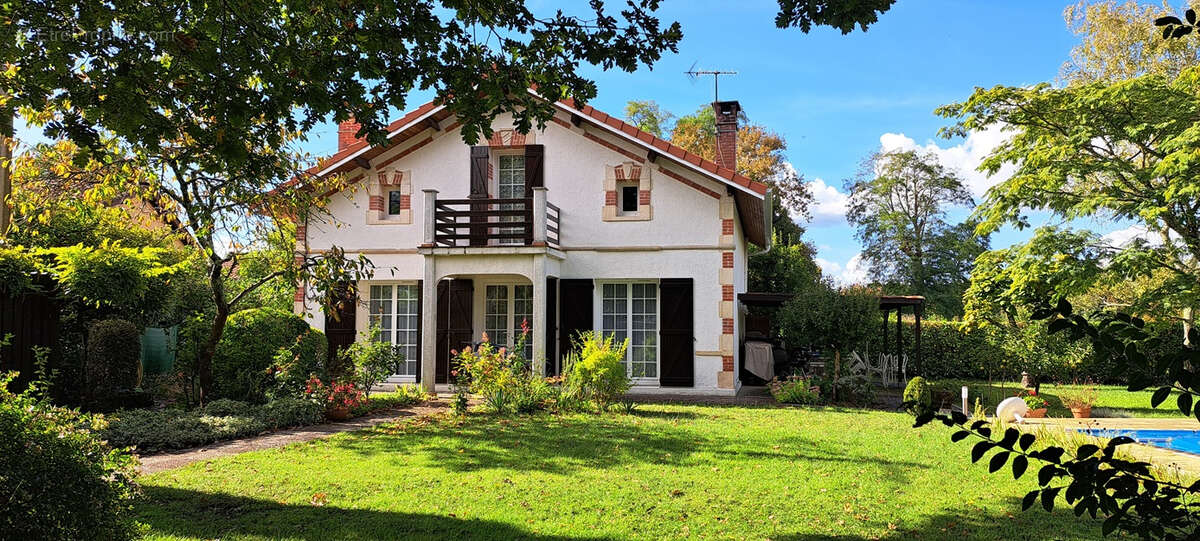 Maison à HOSTENS