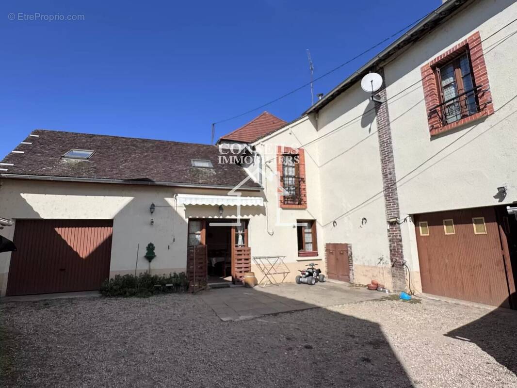 Maison à JOIGNY