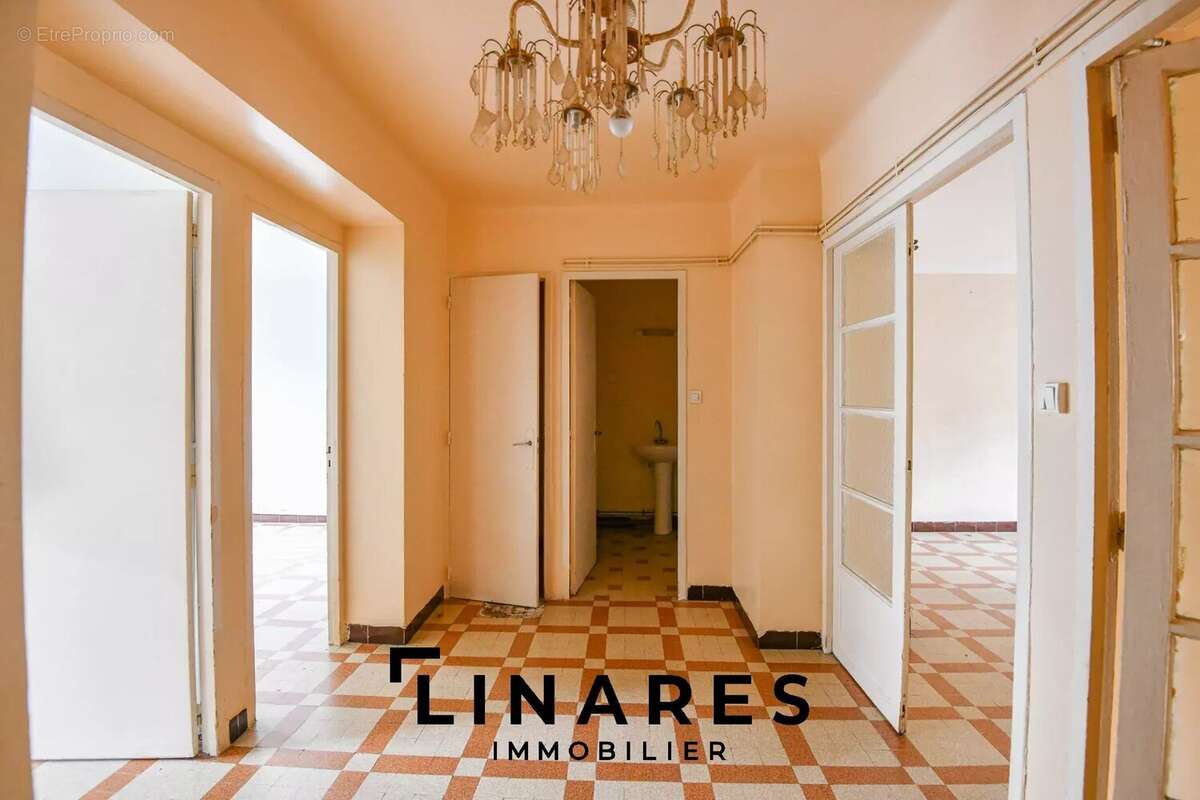 Appartement à MARSEILLE-3E