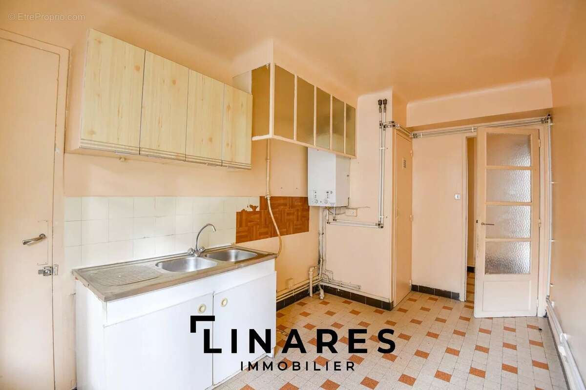 Appartement à MARSEILLE-3E