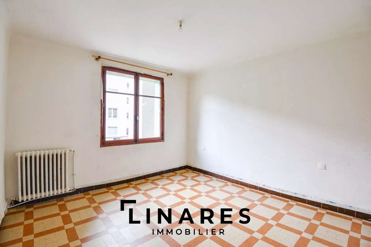 Appartement à MARSEILLE-3E