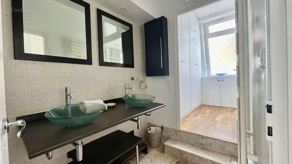 Appartement à PARIS-9E