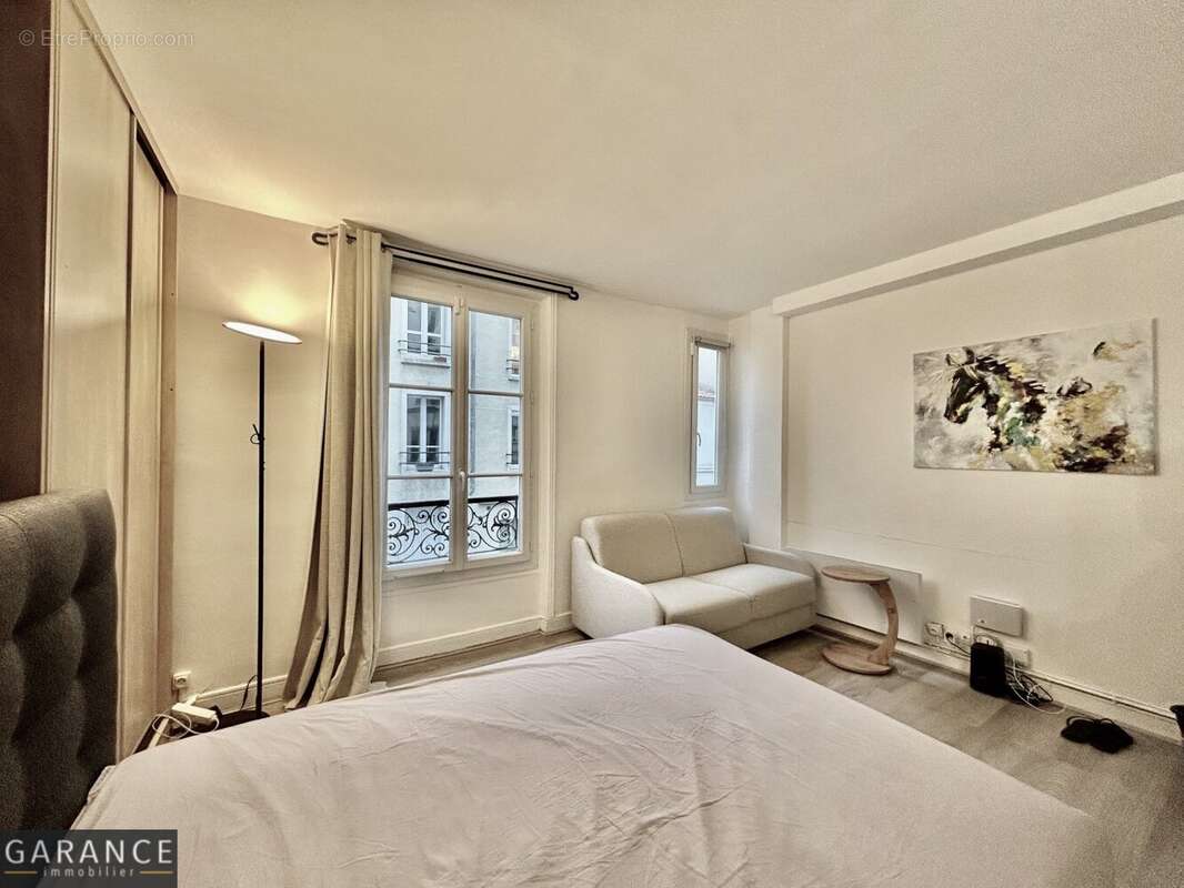 Appartement à PARIS-14E