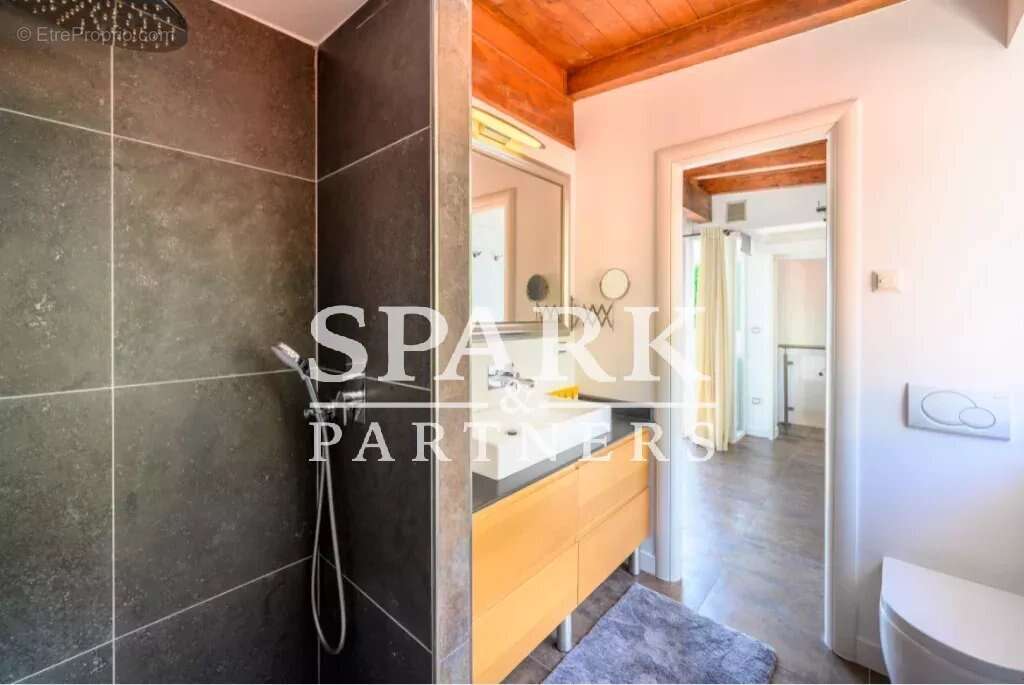 Appartement à BEAUSOLEIL