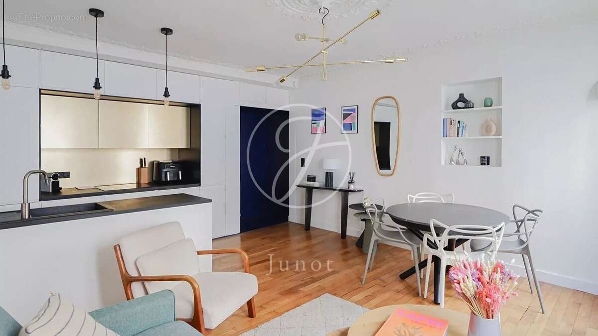 Appartement à PARIS-18E