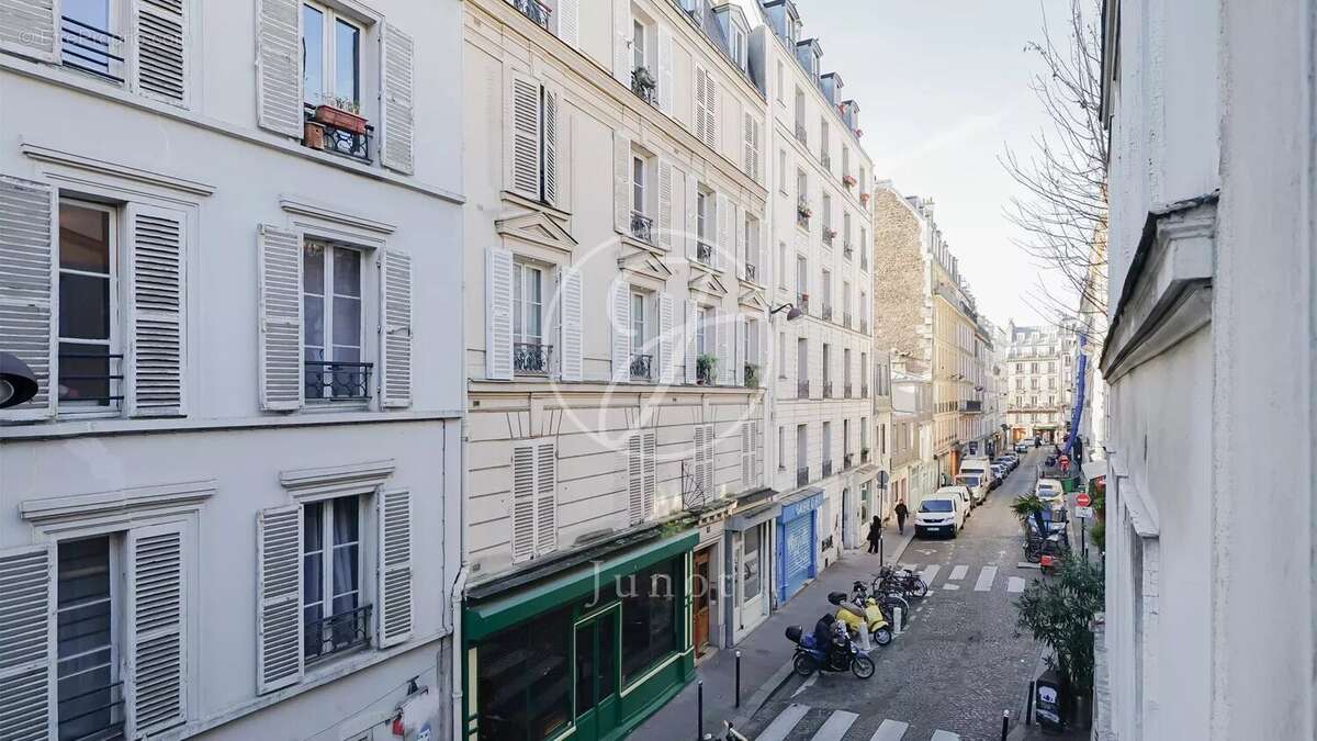 Appartement à PARIS-18E