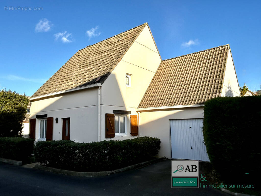 Maison à CRECY-LA-CHAPELLE