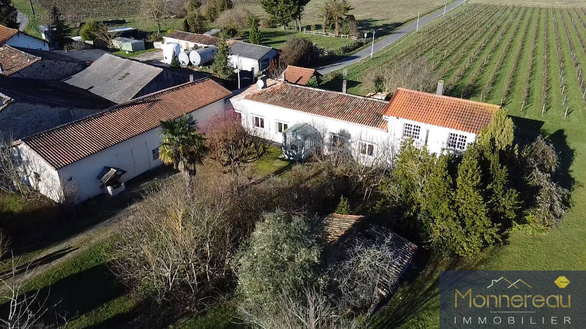 Maison à SAINT-CIERS-CHAMPAGNE