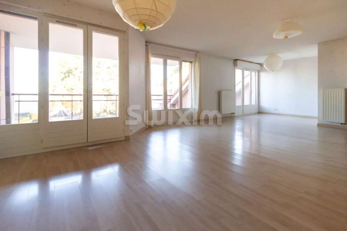 Appartement à EVIAN-LES-BAINS