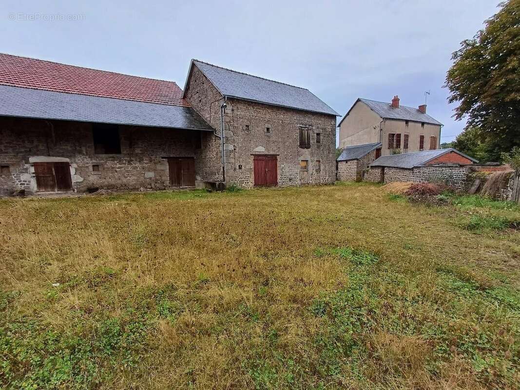 Maison à AUZANCES