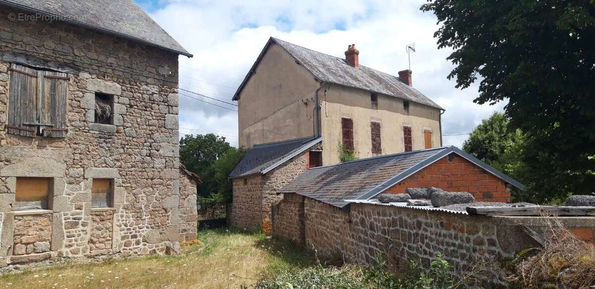 Maison à AUZANCES