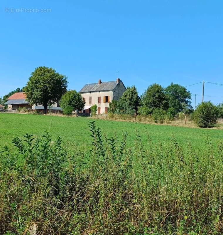 Maison à AUZANCES