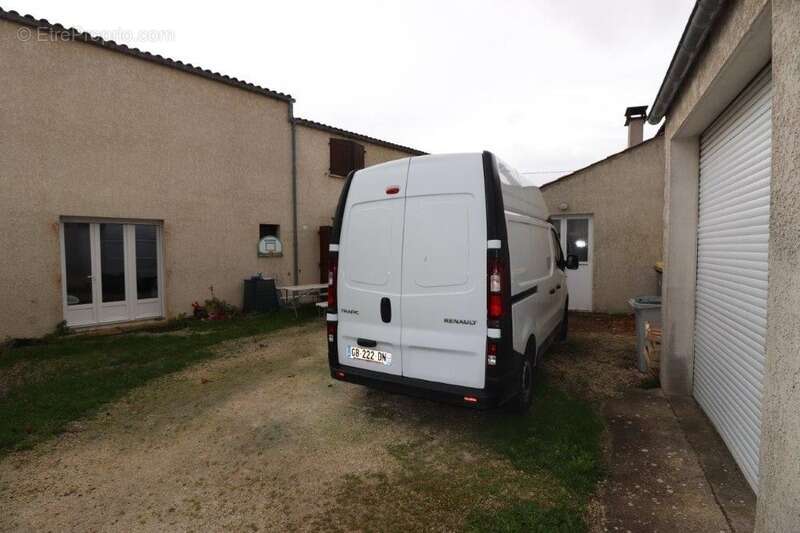 Maison à PORT-DES-BARQUES