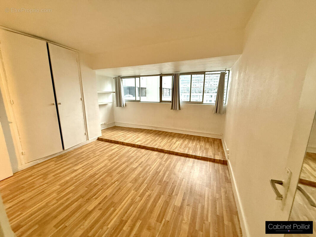 Appartement à PARIS-11E