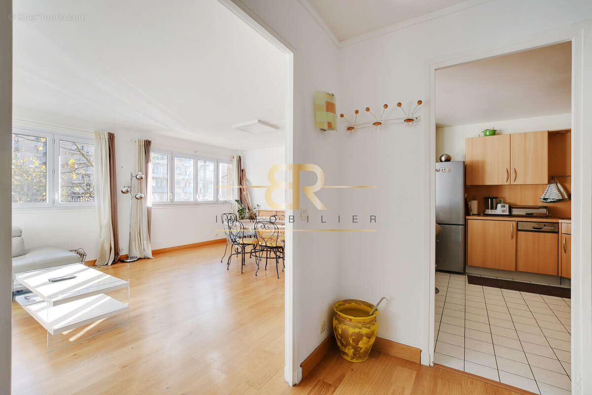 Appartement à PARIS-20E