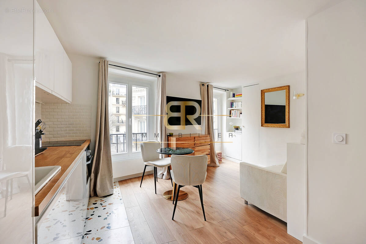 Appartement à PARIS-11E