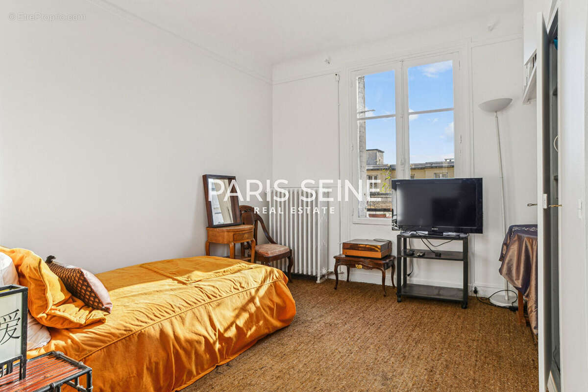 Appartement à PARIS-7E