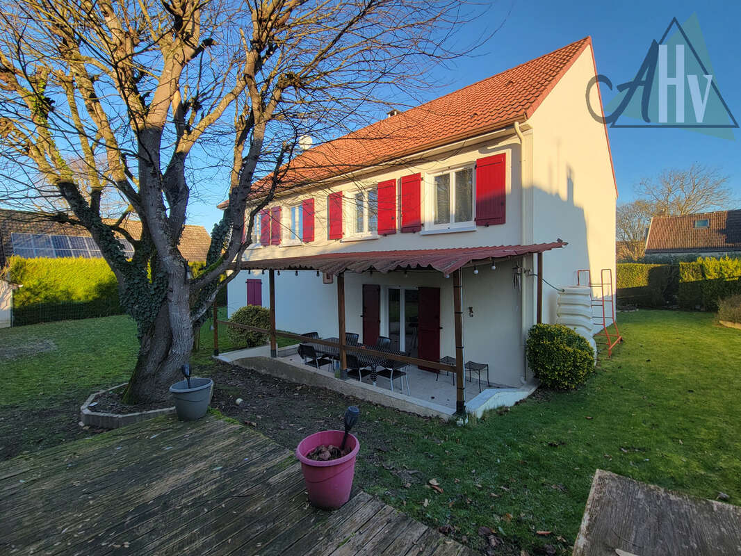 Maison à LONGUEVILLE