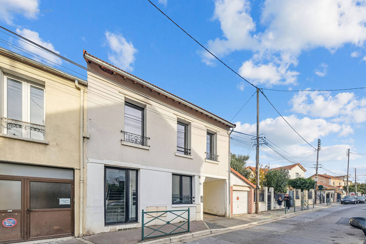 Appartement à COLOMBES