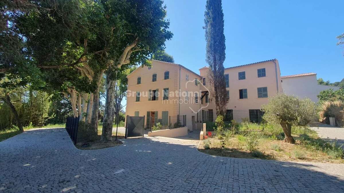 Appartement à LE CASTELLET