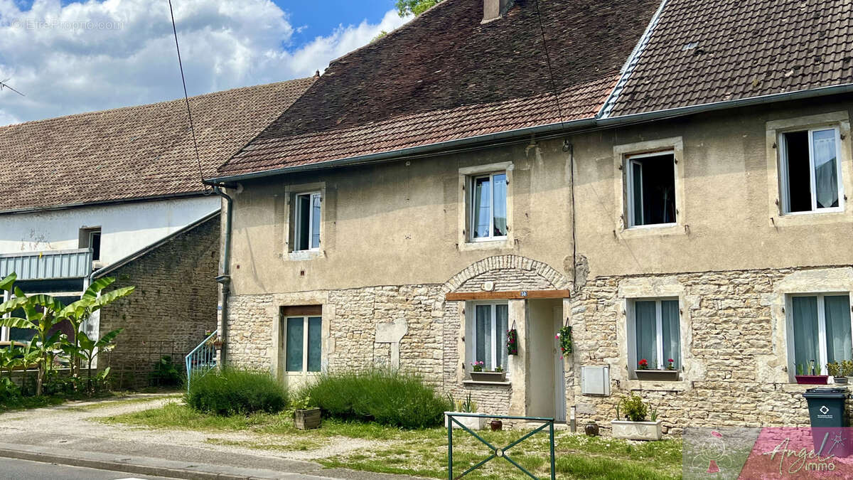 Appartement à ORCHAMPS