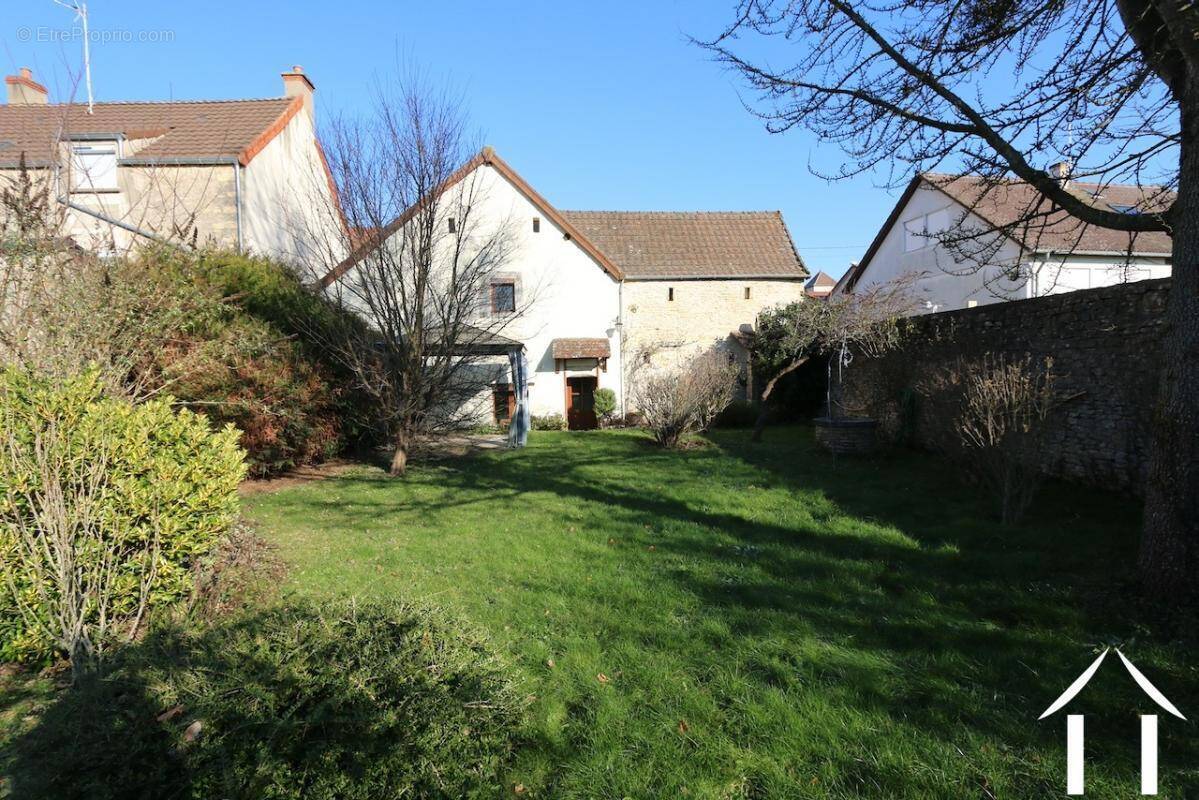 Maison à SANTENAY