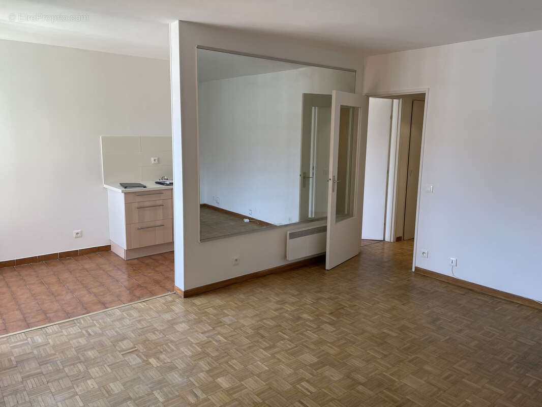 Appartement à MARSEILLE-7E