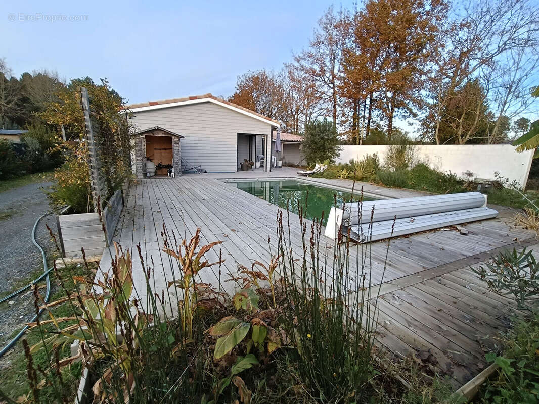 Maison à LE TEMPLE