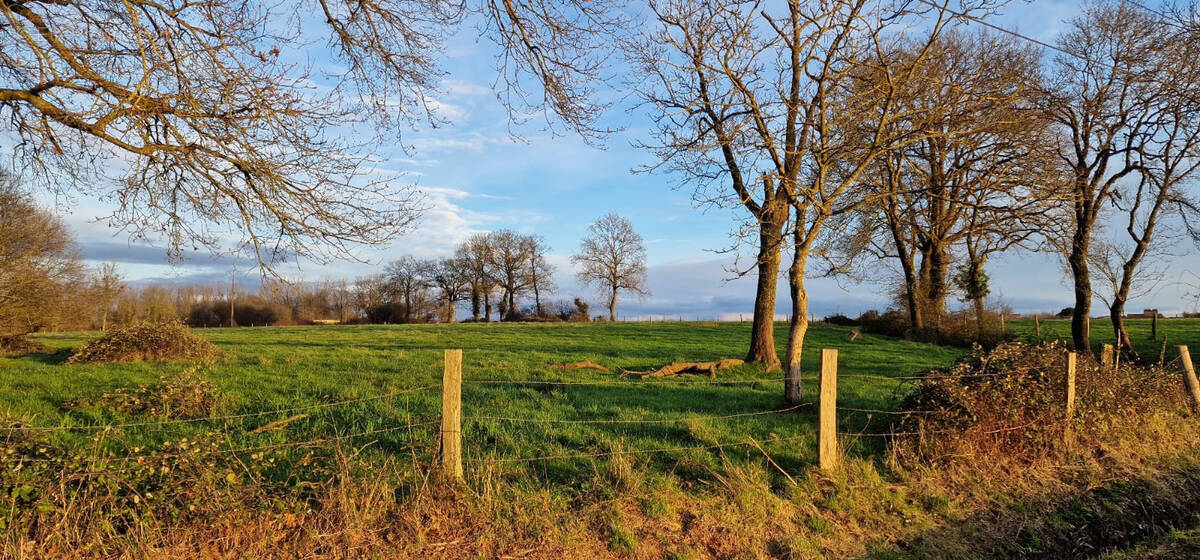 Terrain à TILLIERES