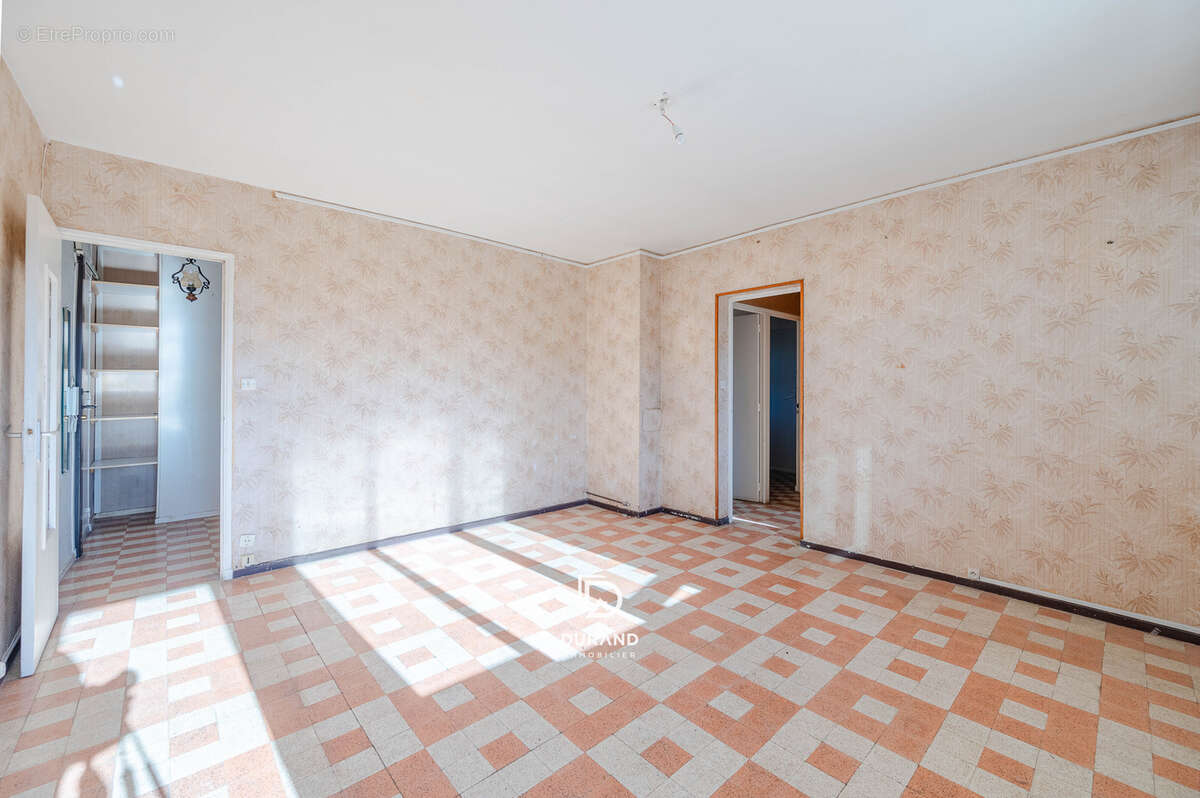 Appartement à MARSEILLE-9E