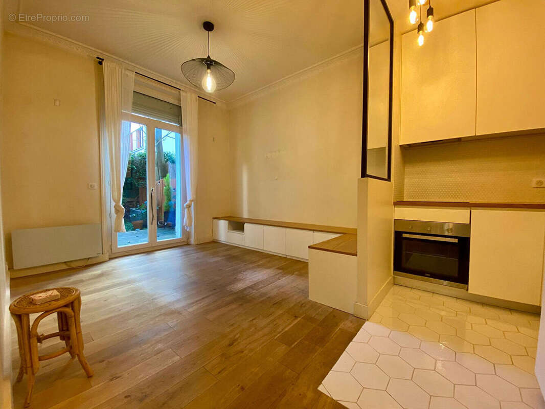 Appartement à PARIS-15E