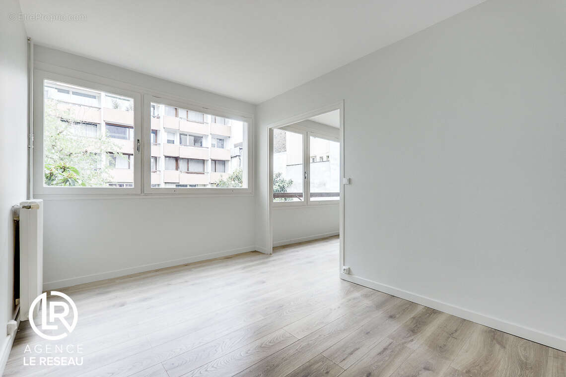 Appartement à PARIS-10E