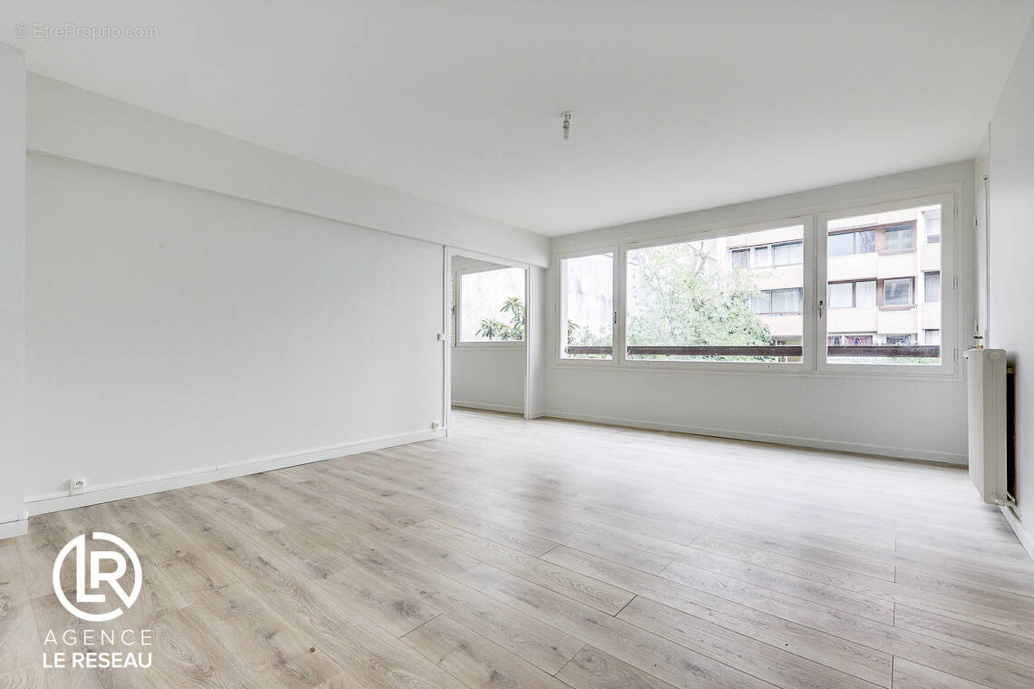 Appartement à PARIS-10E