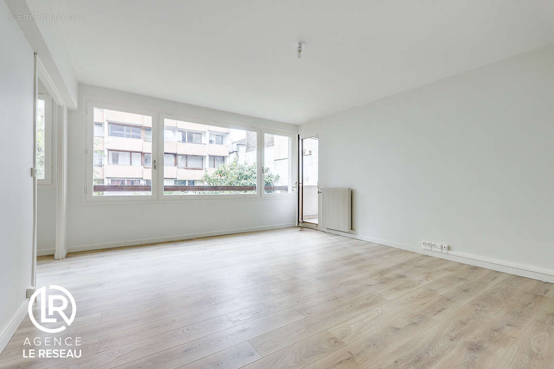 Appartement à PARIS-10E