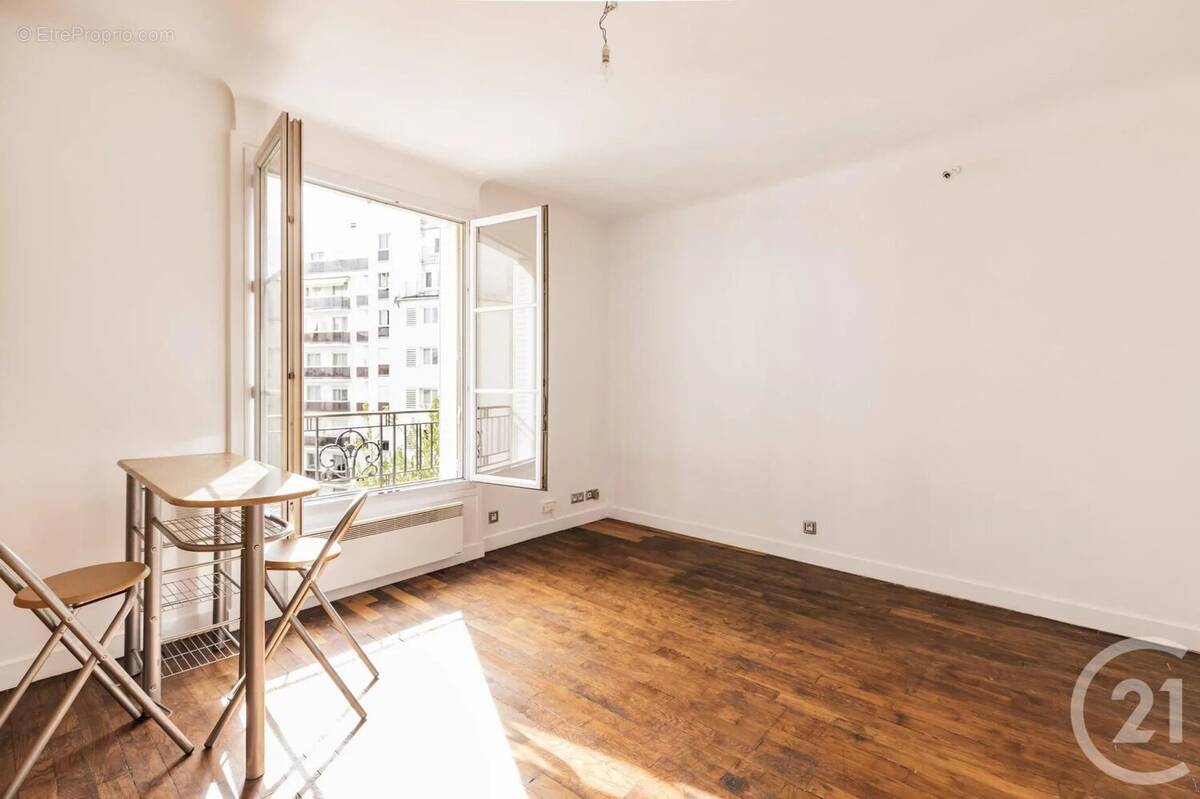 Appartement à PARIS-15E