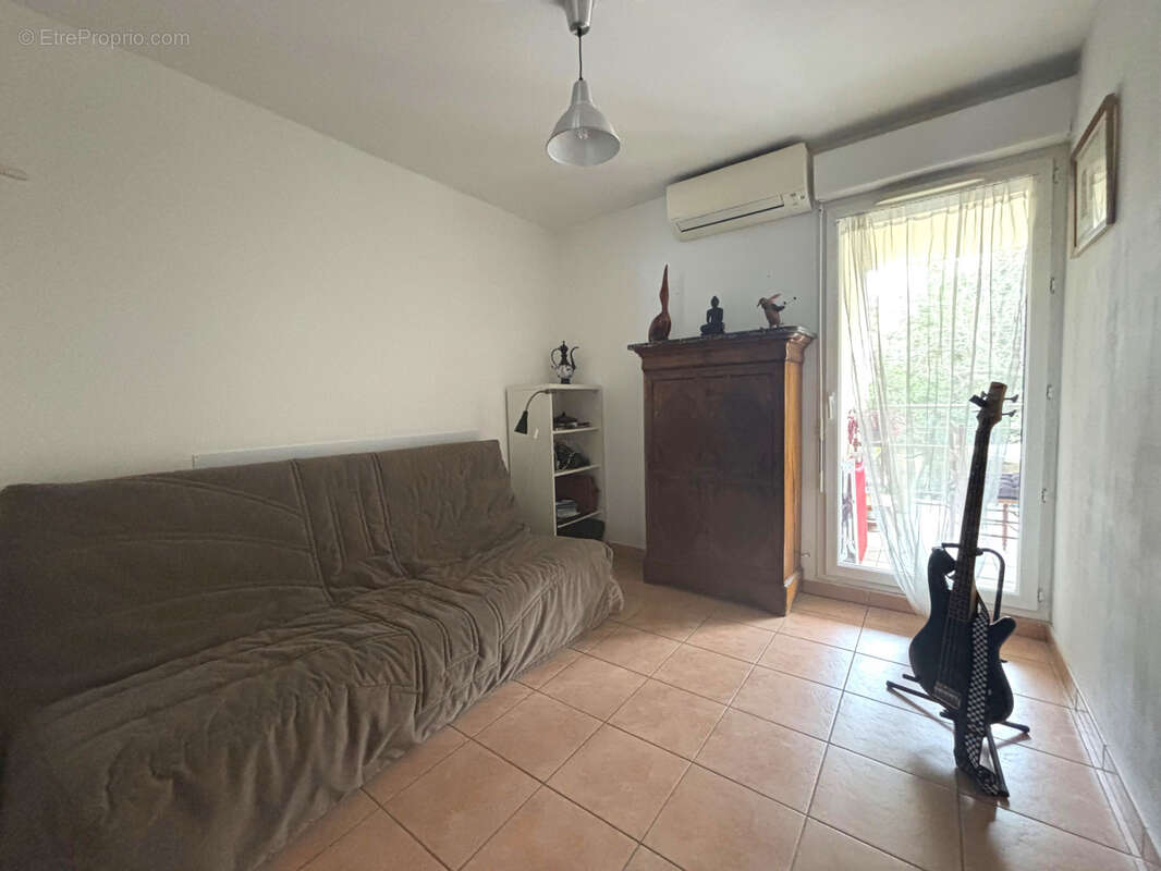 Appartement à MARSEILLE-4E