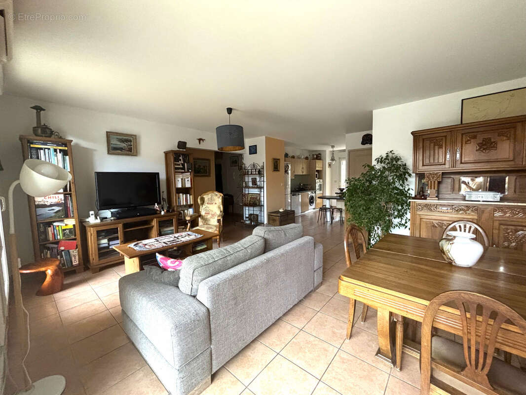 Appartement à MARSEILLE-4E