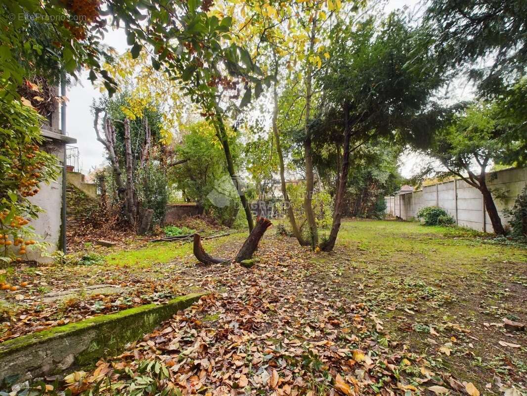 Terrain à VITRY-SUR-SEINE