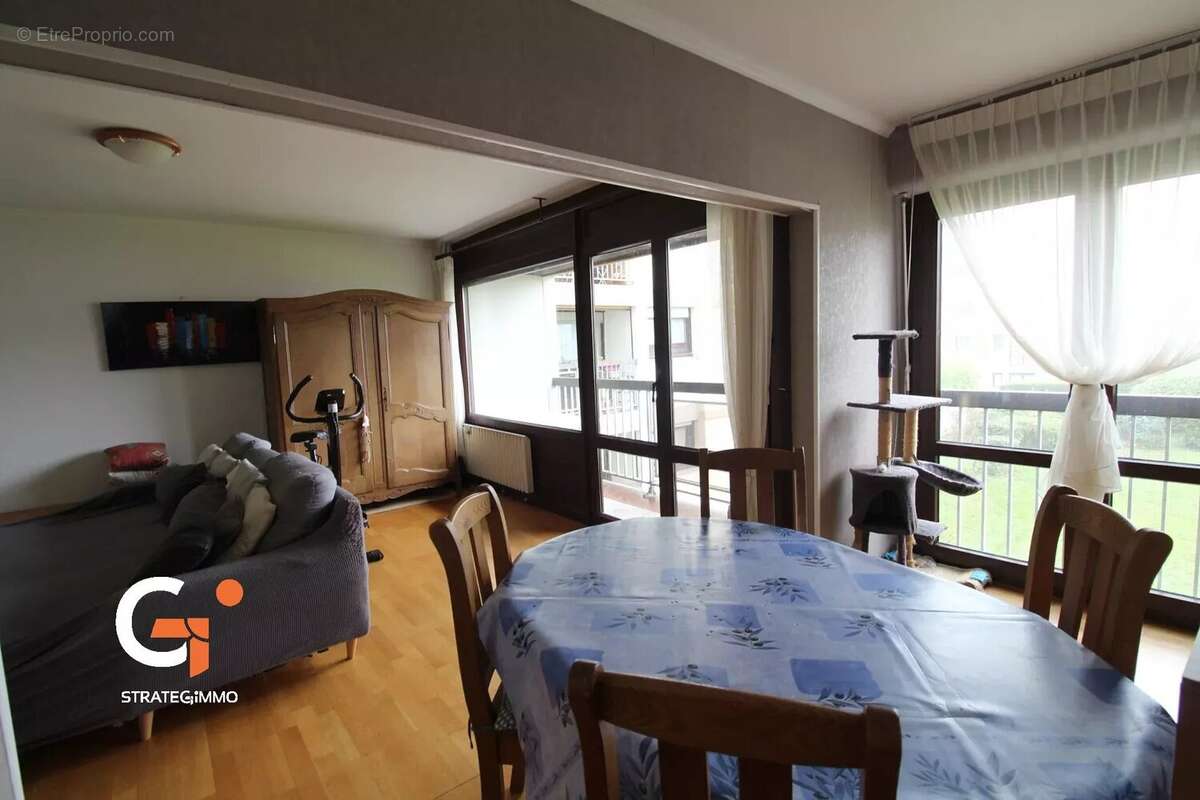 Appartement à MONT-SAINT-AIGNAN