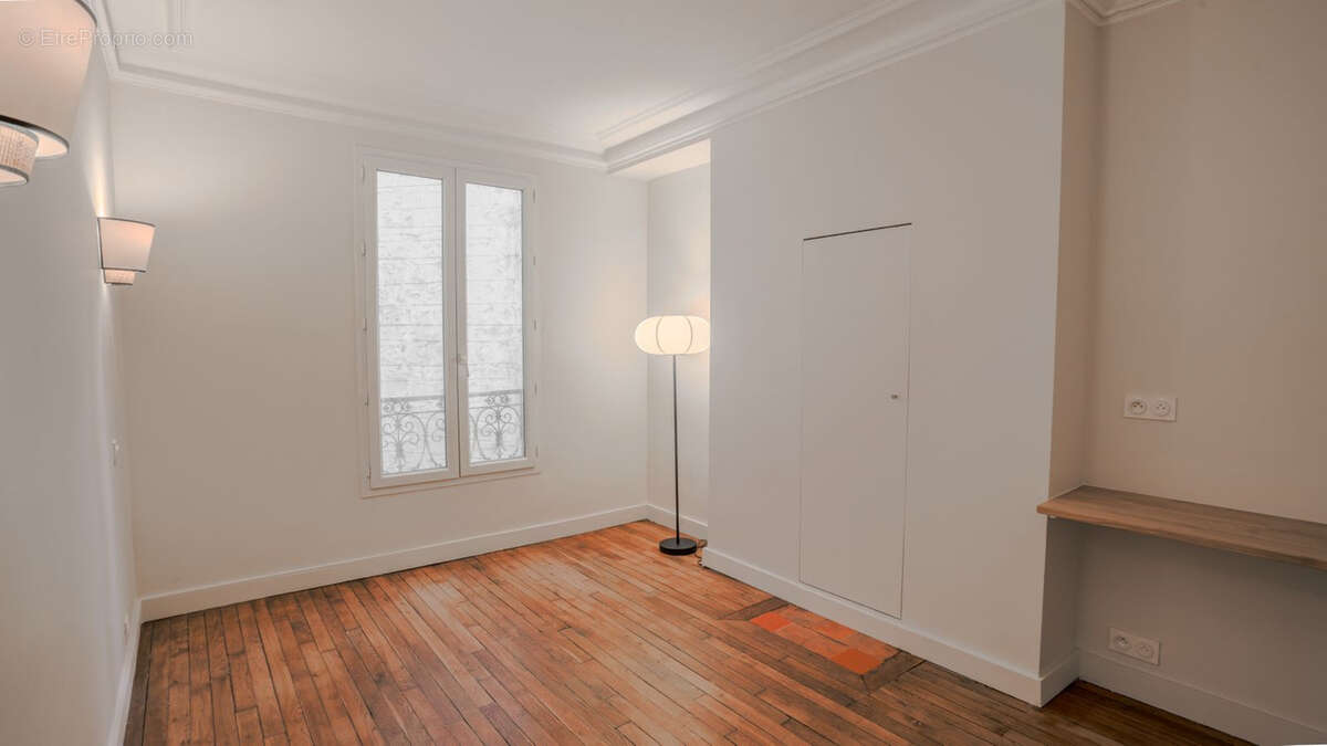 Appartement à PARIS-14E