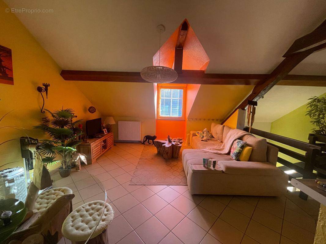 Appartement à BOUROGNE