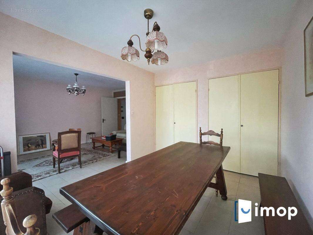 Appartement à RILLIEUX-LA-PAPE