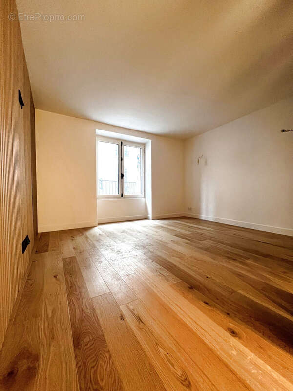 Appartement à PARIS-2E