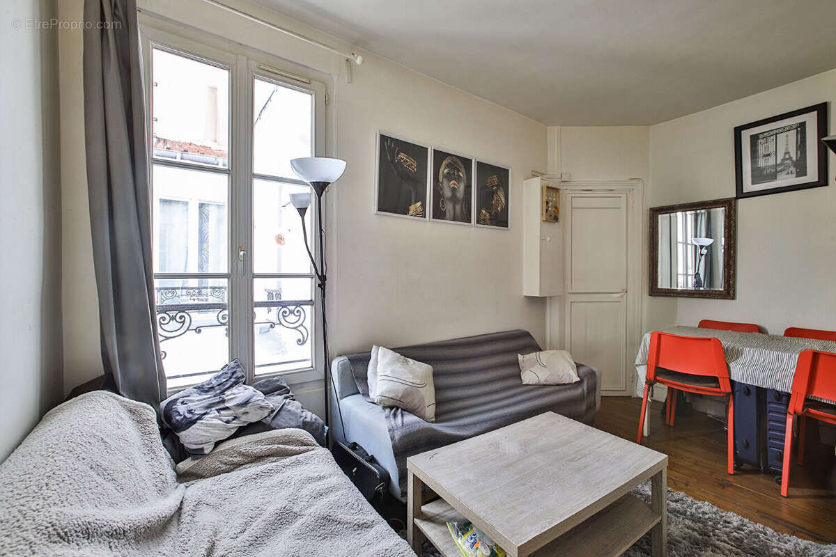 Appartement à PARIS-14E