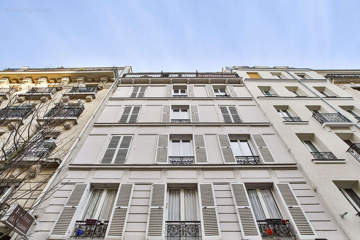 Appartement à PARIS-14E