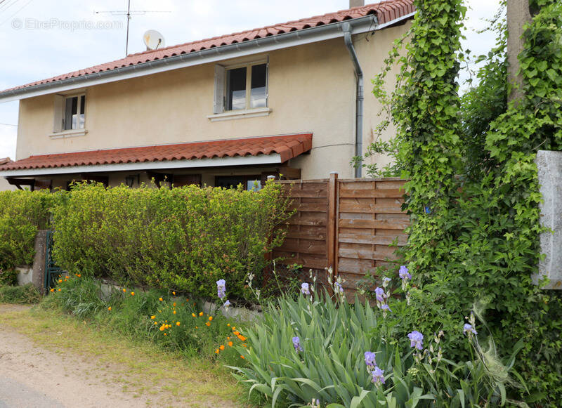 Maison à PONT-DE-VAUX